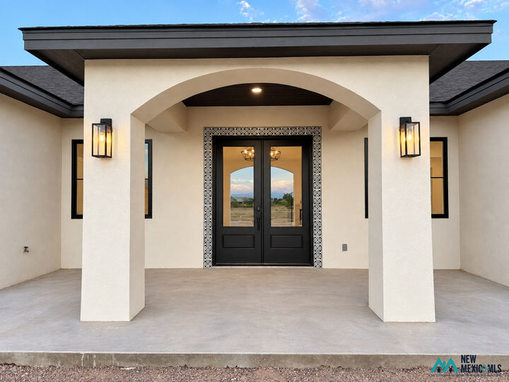 Property Photo: 2012 Indigo Dr NM 88210