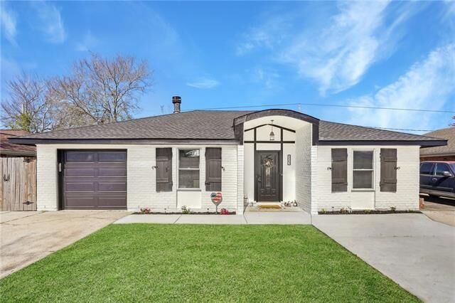 Property Photo:  323 River Point Drive  LA 70047 