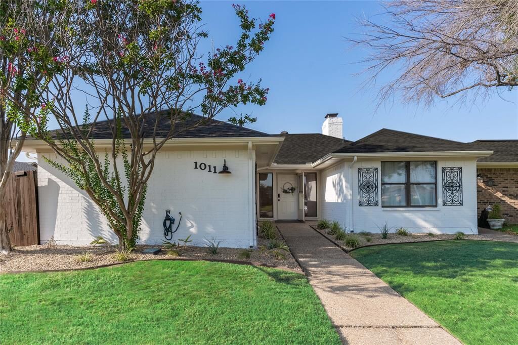 Property Photo:  1011 Wimbledon Lane  TX 75075 