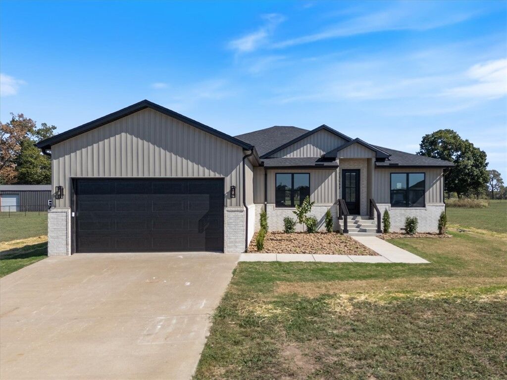 Property Photo: 13496 Loyle Lane AR 72736