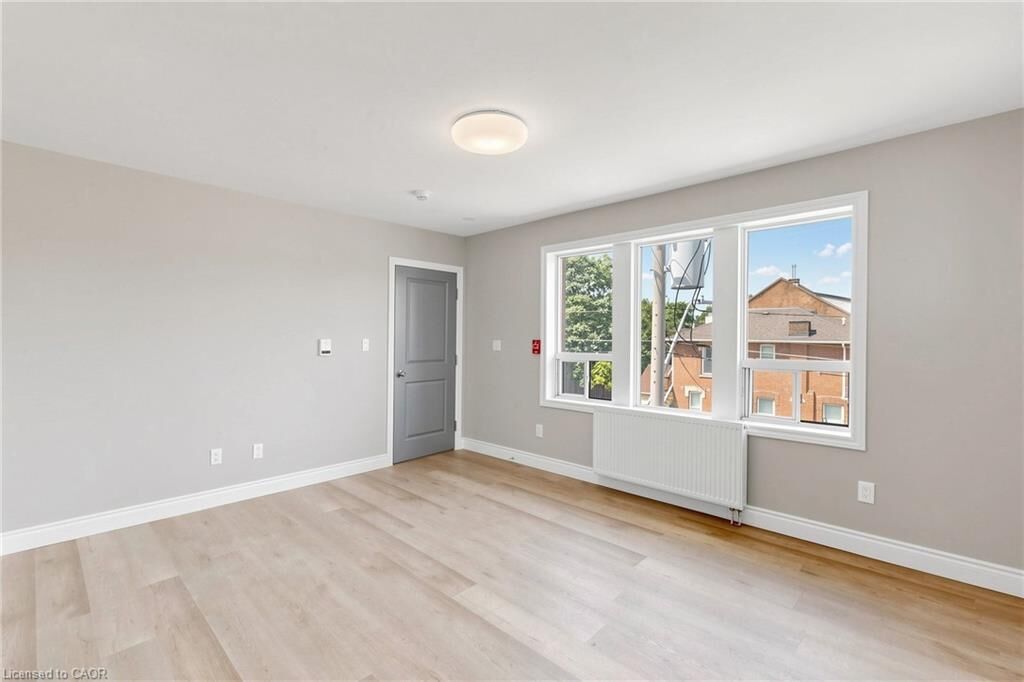 Property Photo:  71 Sanford Avenue S Unit 8  ON L8M 2G7 