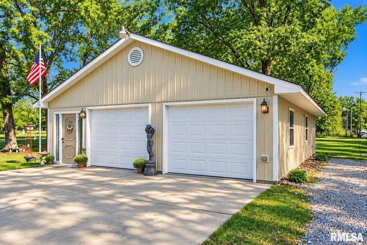 Property Photo: 4948 Whaley Street IL 62865