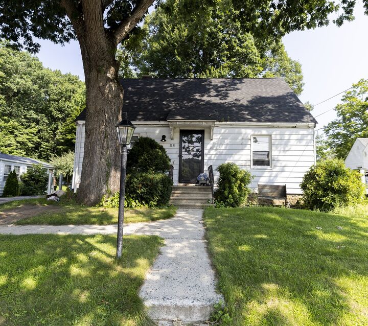Property Photo: 118 Ararat St MA 01606