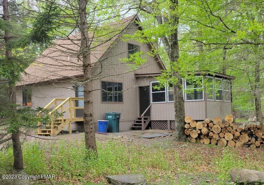Property Photo:  1731 Rolling Hills Drive  PA 18466 