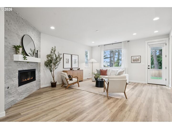 Property Photo: 6652 SW Lupine Way OR 97070