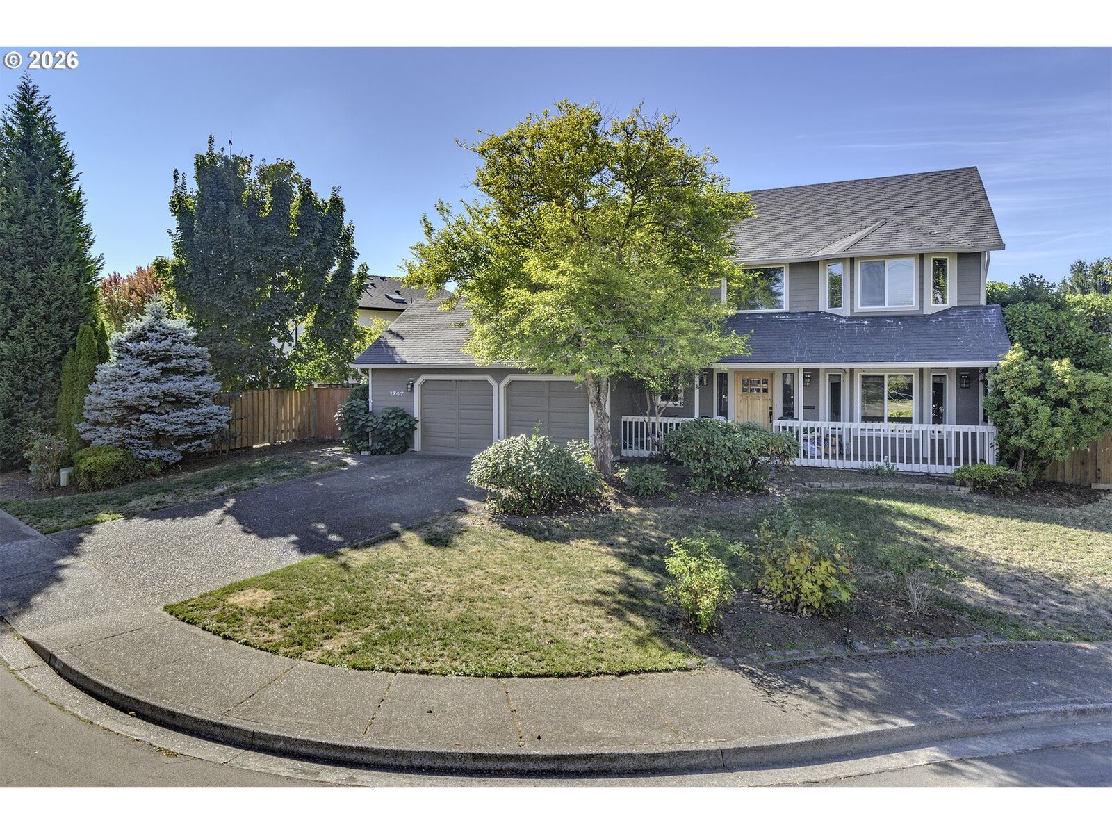 Property Photo:  1747 NE 54th Ct  OR 97124 