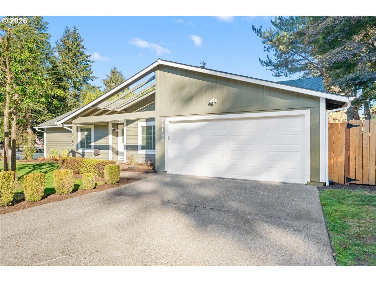 Property Photo:  12155 SW Katherine St  OR 97223 
