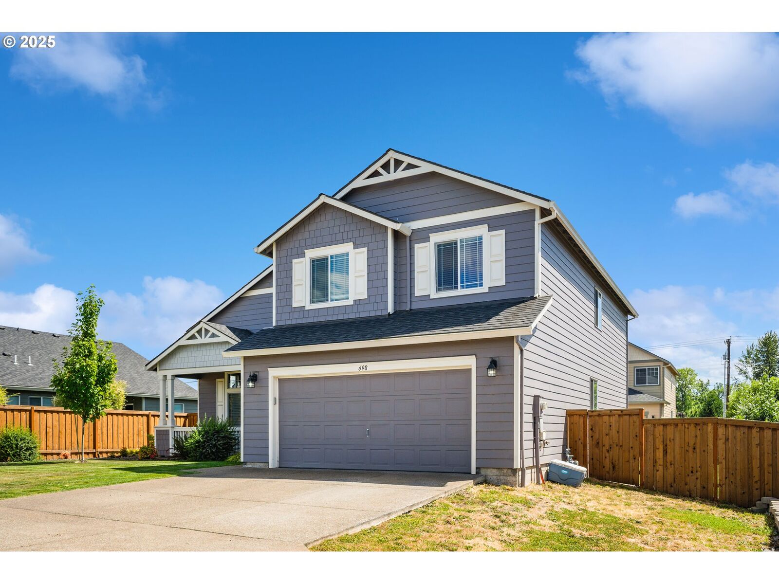 Property Photo:  698 Stewart Dr  OR 97038 