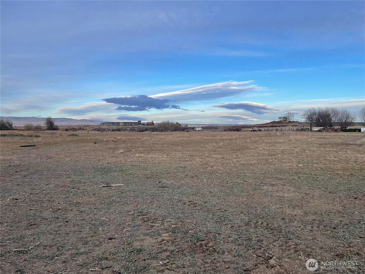 Property Photo:  4407  Clyde Circle  WA 98944 