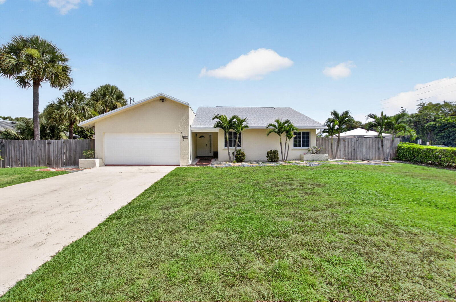Property Photo:  4517 Palm Ridge Boulevard  FL 33445 