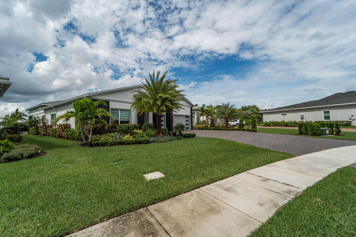 Property Photo: 10822 Stellar Circle FL 33412