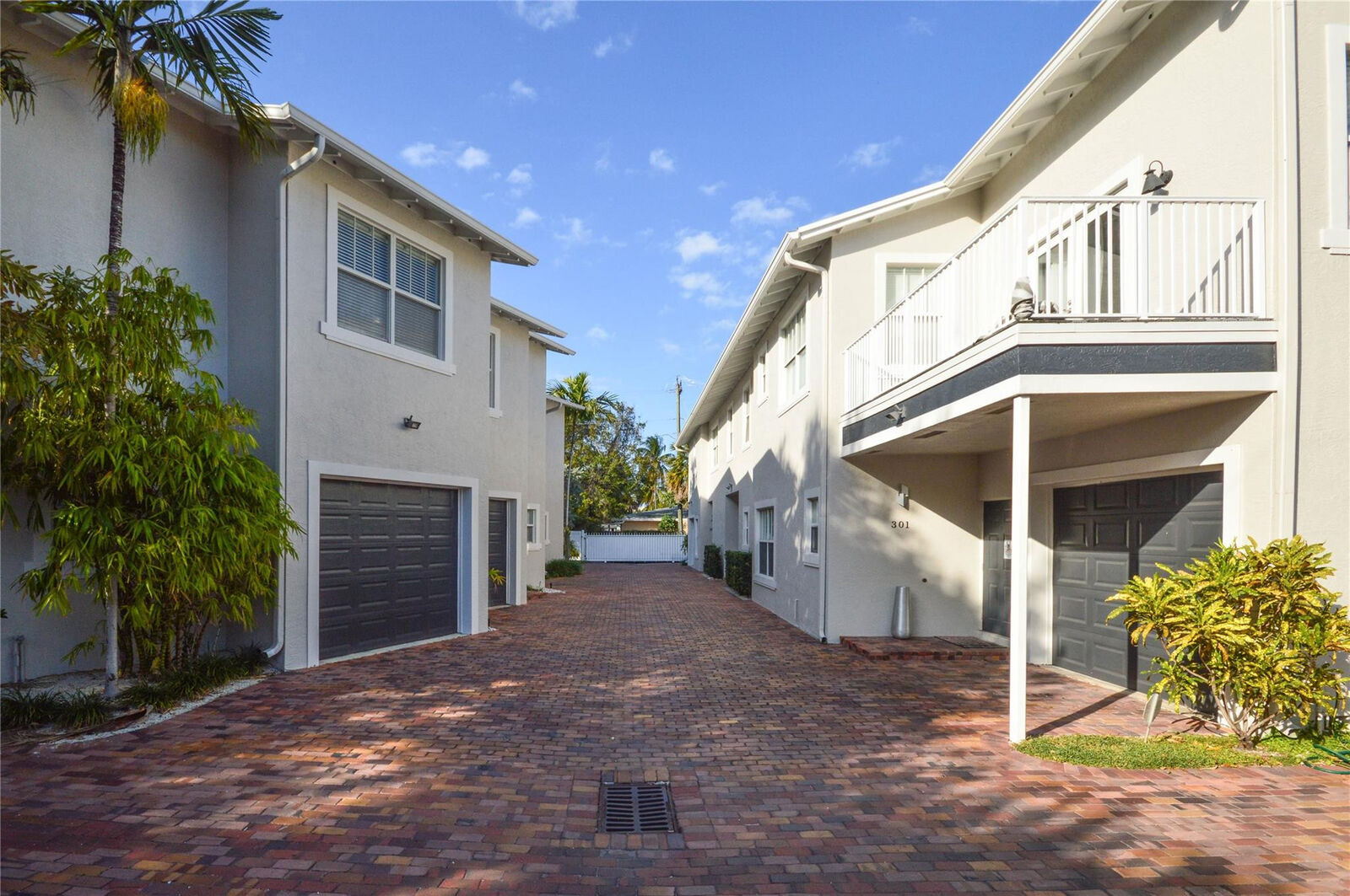 Property Photo:  271 SE 22nd Street  FL 33316 