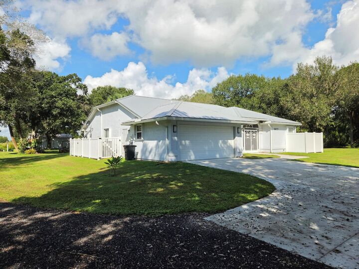Property Photo: 5877 Clydesdale Lane FL 34987
