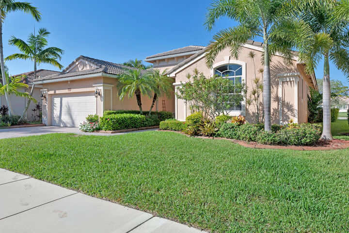 Property Photo:  9542 Lantern Bay Circle  FL 33411 