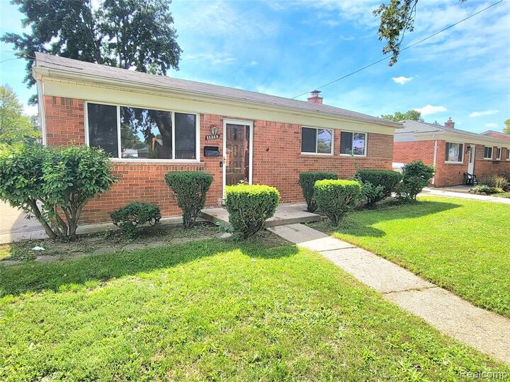 Property Photo:  11348 Jonas Avenue  MI 48089 
