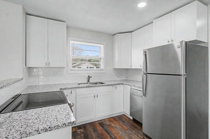 Property Photo:  620 N Oak  KS 67052 