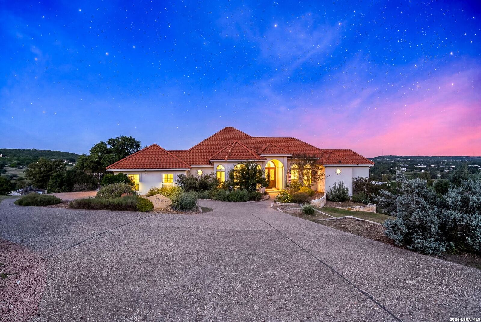 Property Photo: 349 Saddlewood TX 78028