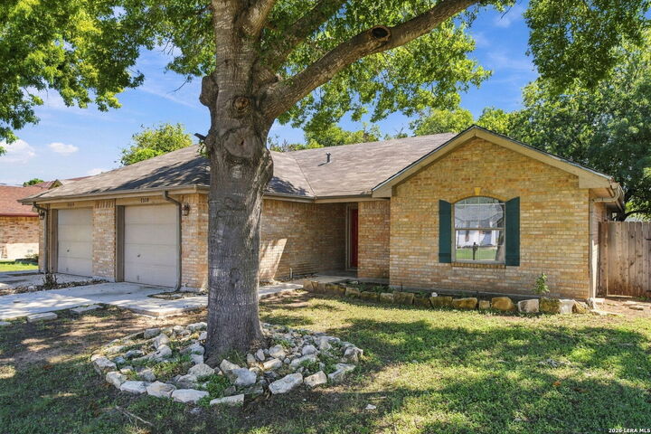 Property Photo:  1318 Summerwood Dr  TX 78130 