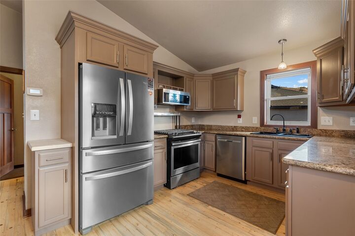 Property Photo:  245 Tennis Court  CO 80498 