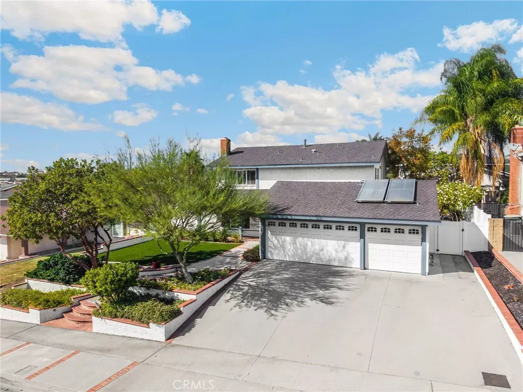 Property Photo:  1811 Ravencrest  CA 92821 