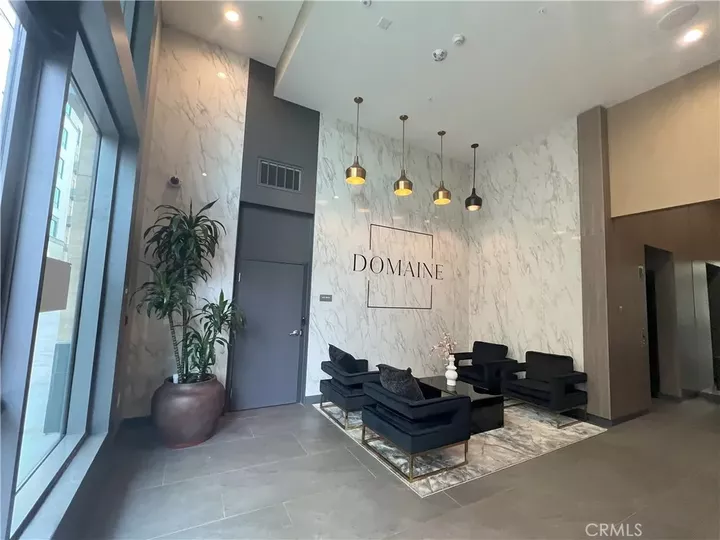Property Photo:  39 S Los Robles 3002  CA 91101 