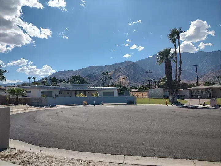 Property Photo:  753 Gateway Drive  CA 92262 