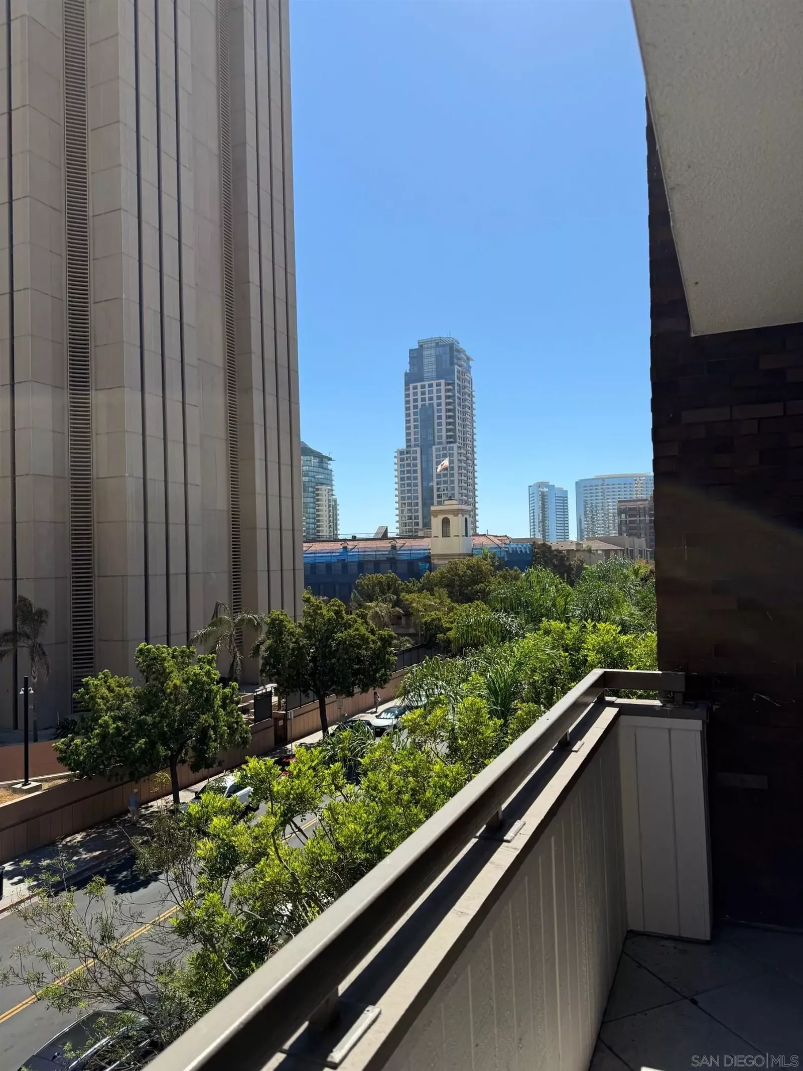Property Photo:  850 State St. 414  CA 92101 