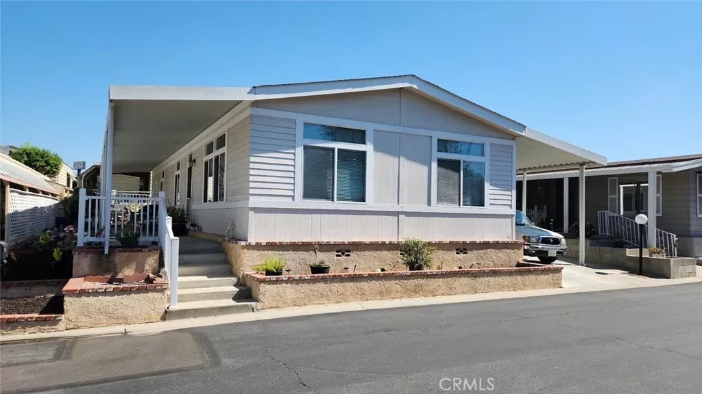 Property Photo:  11730 Whittier Blvd 27  CA 90601 