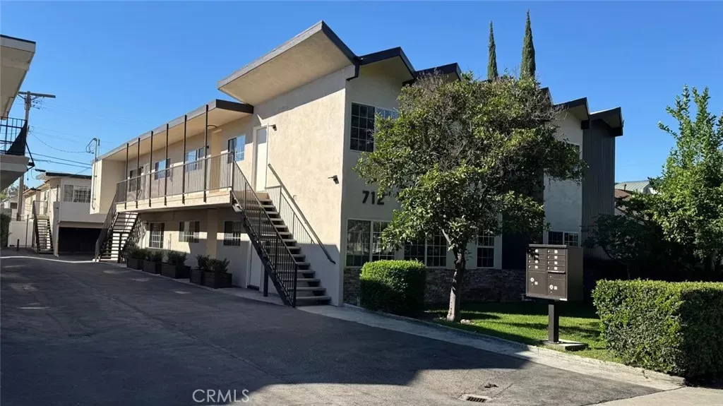 Property Photo:  712 W Doran Street 3  CA 91203 