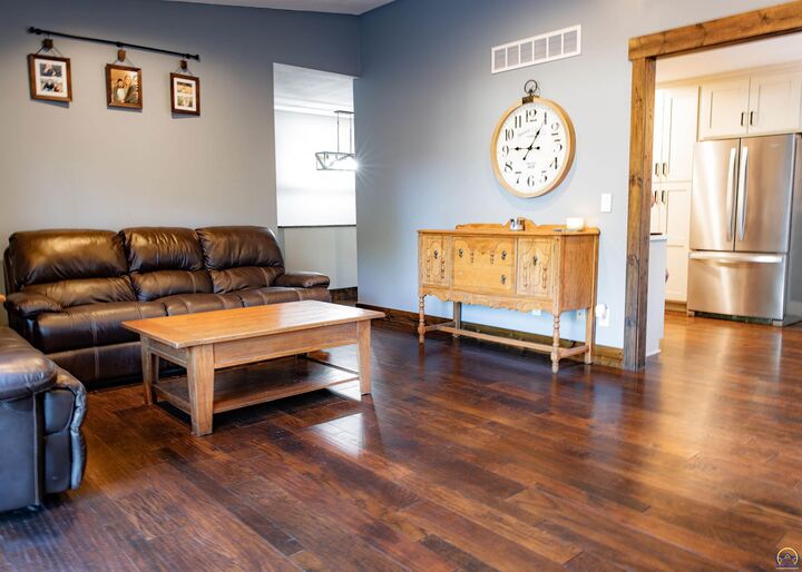 Property Photo: 413 S Aquarius St KS 66539