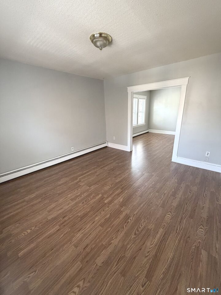 Property Photo:  25 Arnold Street 3  CT 06106 