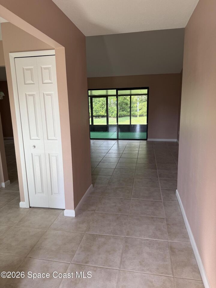 Property Photo:  1664 NW Jacinto Avenue NW  FL 32907 