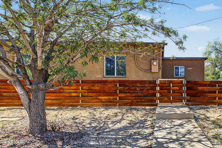 Property Photo: 1347 S 7th Avenue AZ 85713