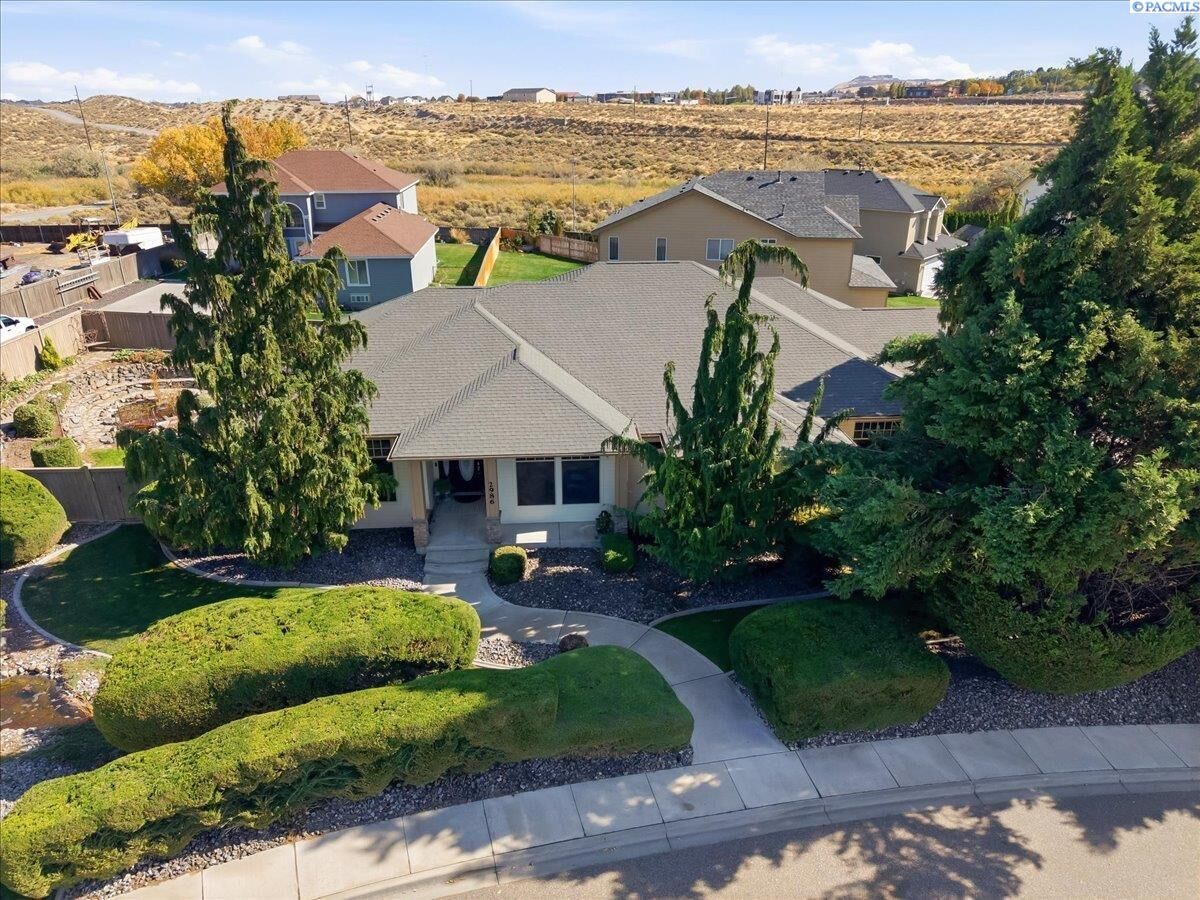 Property Photo: 2986 Bruce Lee Ln WA 99352