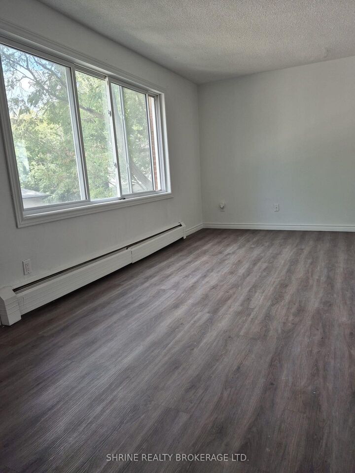 Property Photo:  13 Sterling Street 3  ON N5Y 1Y4 