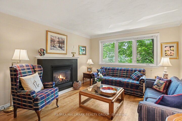 Property Photo:  657 Golden Avenue 2  ON K2A 2G3 