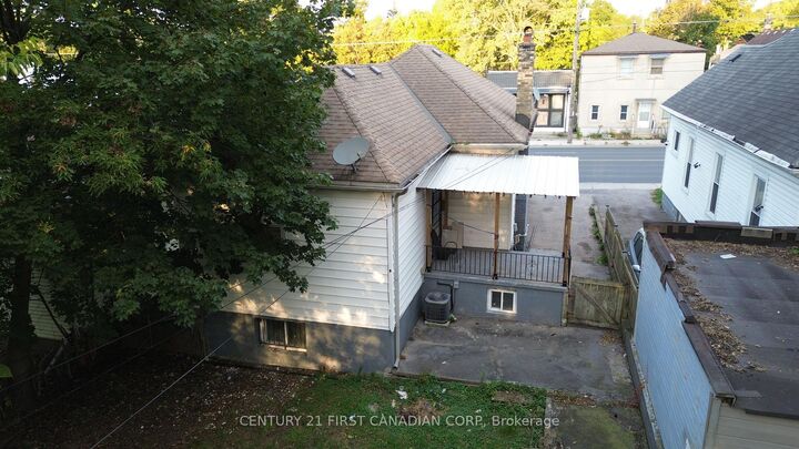 Property Photo: 31 Adelaide Street S Main ON N5Z 3K1