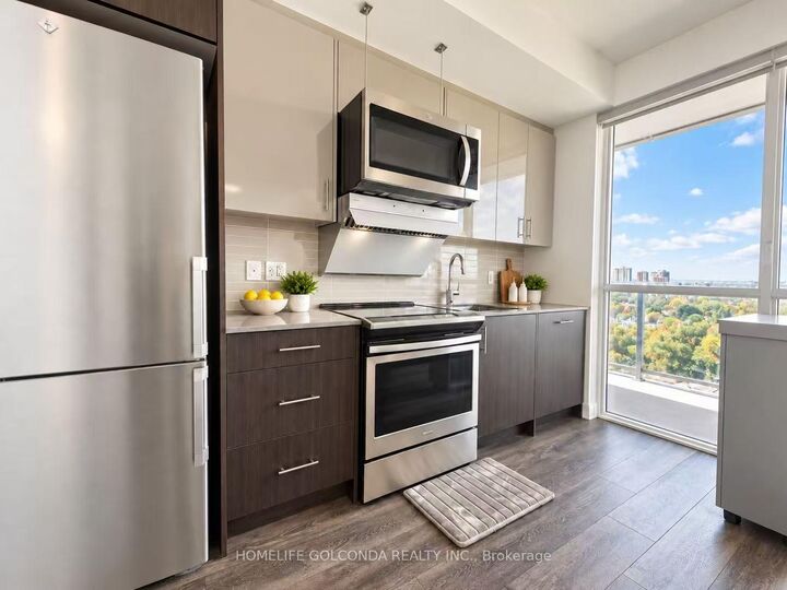 Property Photo: 180 Fairview Mall Drive ON M2J 0G4