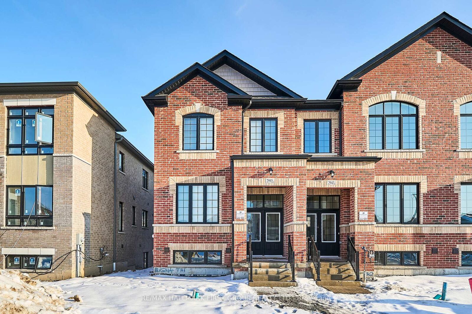 Property Photo: 2945 Starlight Drive ON L1V 2P8