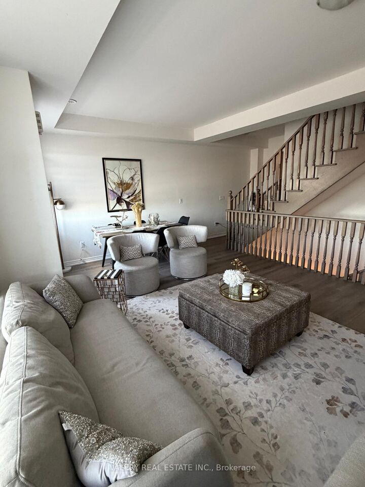 Property Photo:  517 Dundas Street E  ON L6H 3P6 
