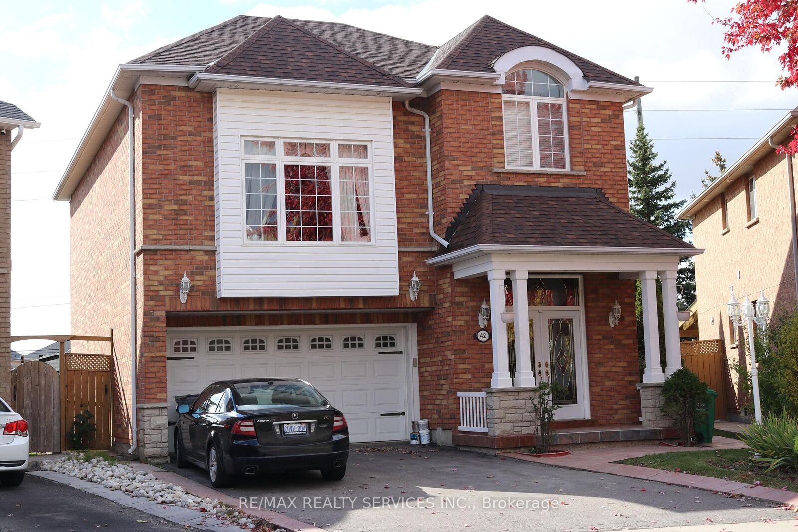 Property Photo:  42 Brambirch Crescent  ON L7A 1V1 