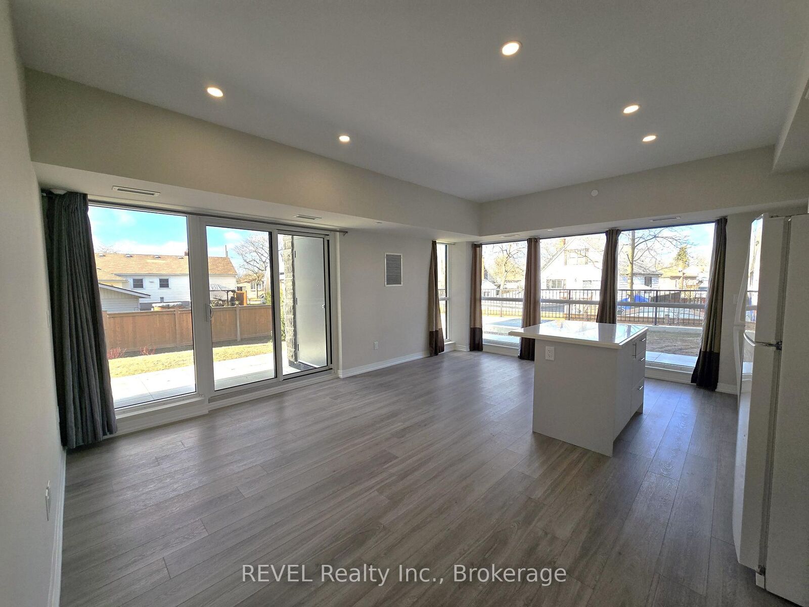 Property Photo:  50 Herrick Avenue 140  ON L2P 0G3 