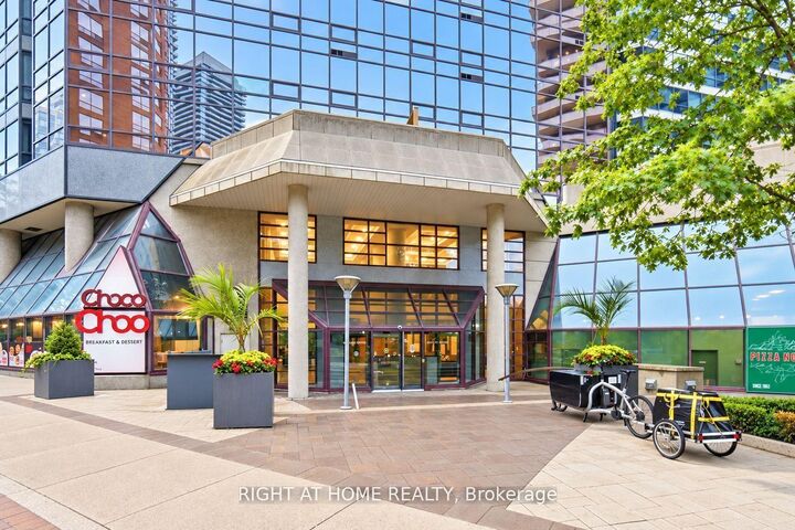Property Photo:  1001 Bay Street 2111  ON M5S 3A6 