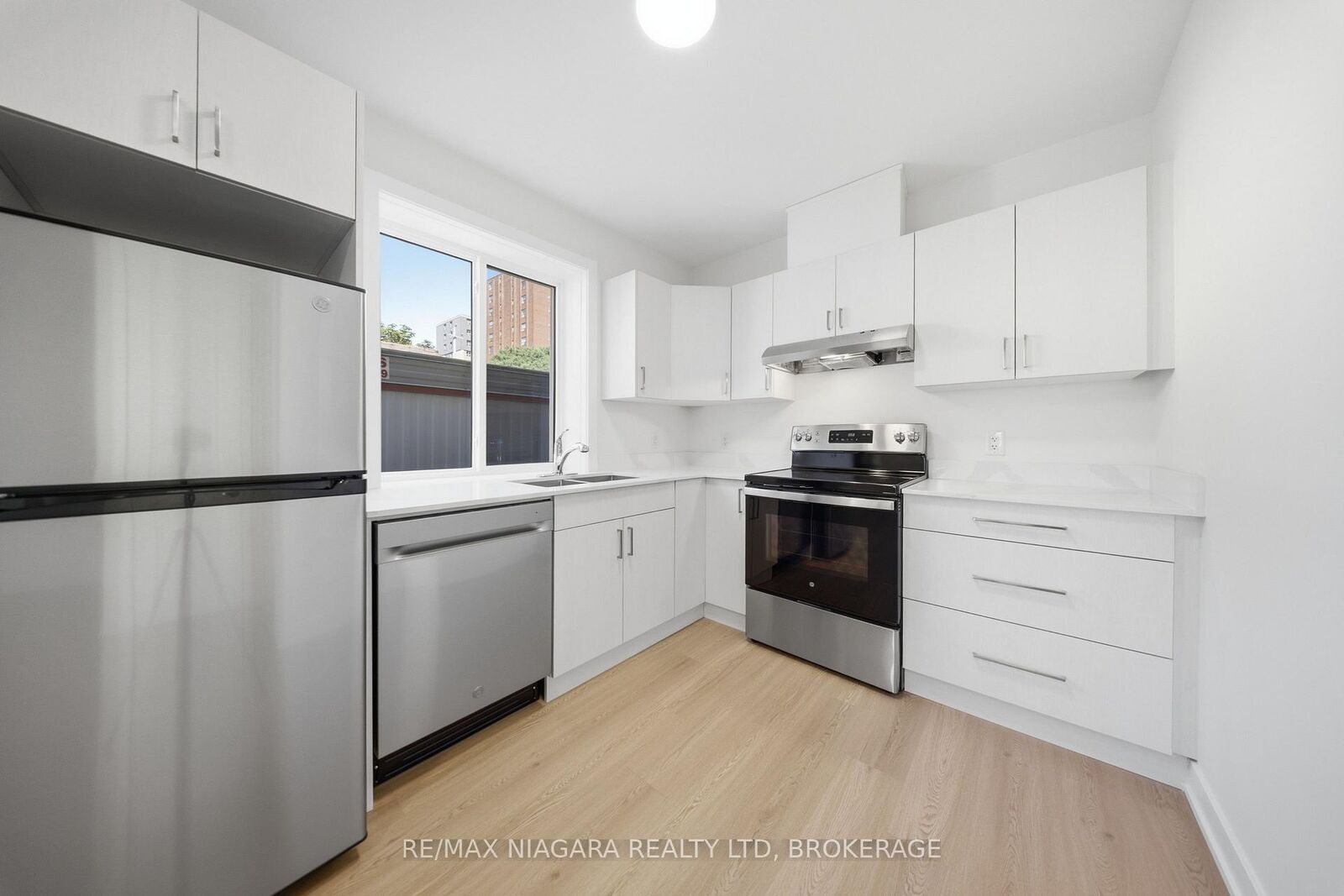 Property Photo:  140 Church Street 104  ON L2R 3E4 