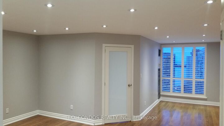Property Photo:  25 The Esplanade Avenue 3101  ON M5E 1W5 