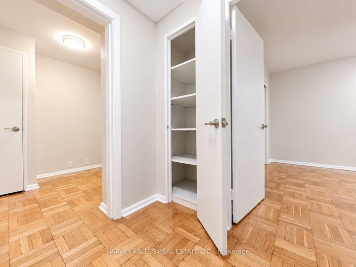 Property Photo:  65 Old Mill Road 1B  ON M8X 1G9 