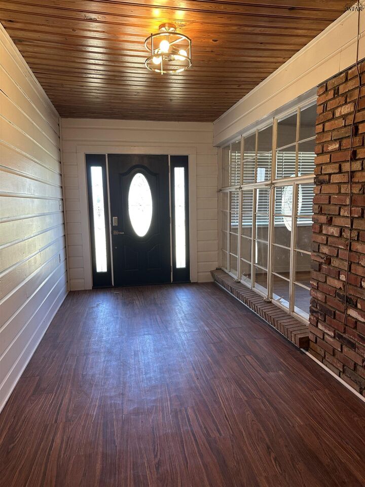 Property Photo: 3811 Seymour Road TX 76309