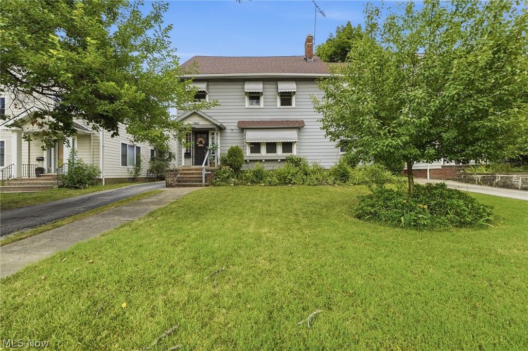 Property Photo: 17411 Chagrin Boulevard OH 44120