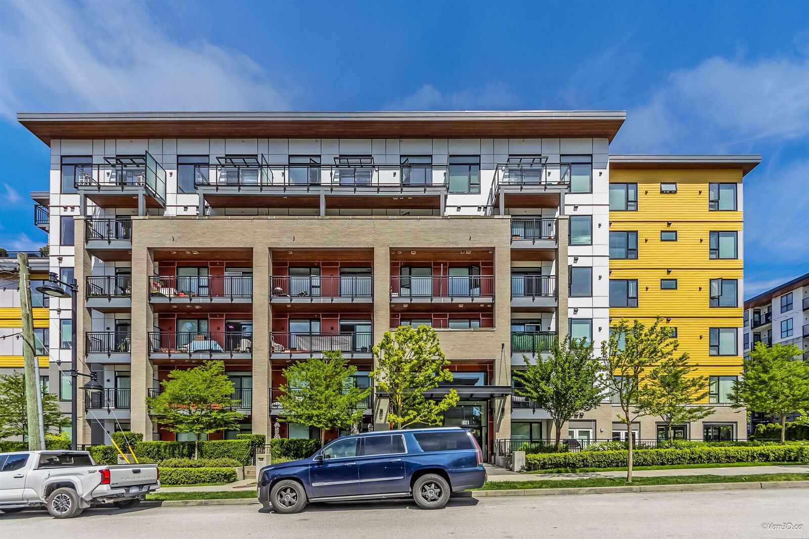 Property Photo:  621 Regan Avenue 306  BC V3J 0K1 