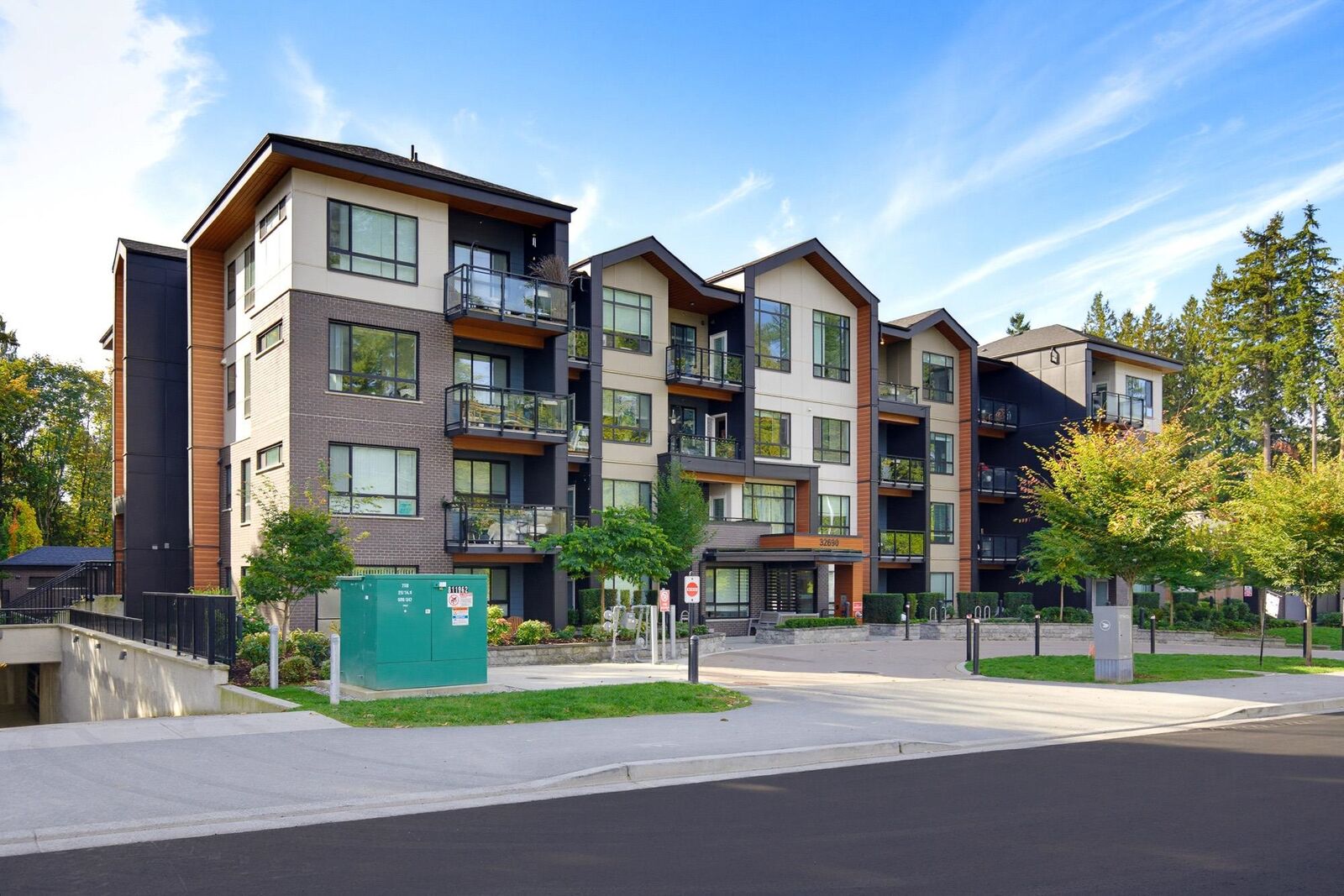 Property Photo:  32690 14th Avenue 106  BC V2V 0K5 